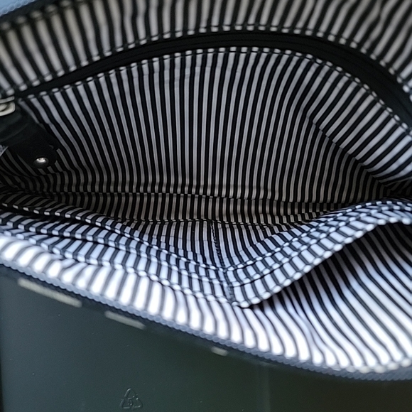 Nine West Studded Floral Design Logo Wristlet Wallet Black Blue & White - Picture 5 of 8